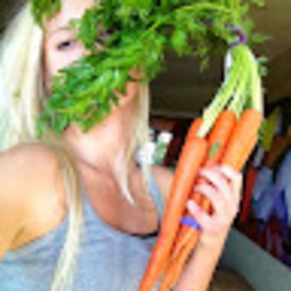 Meet your Posher, Izzy - Picture 1 of 1